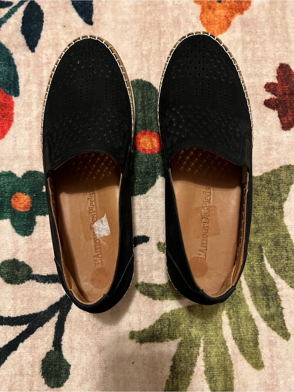 Like NEW L’Amour Des Piedes Black Slip-On Perforated Leather Loafers